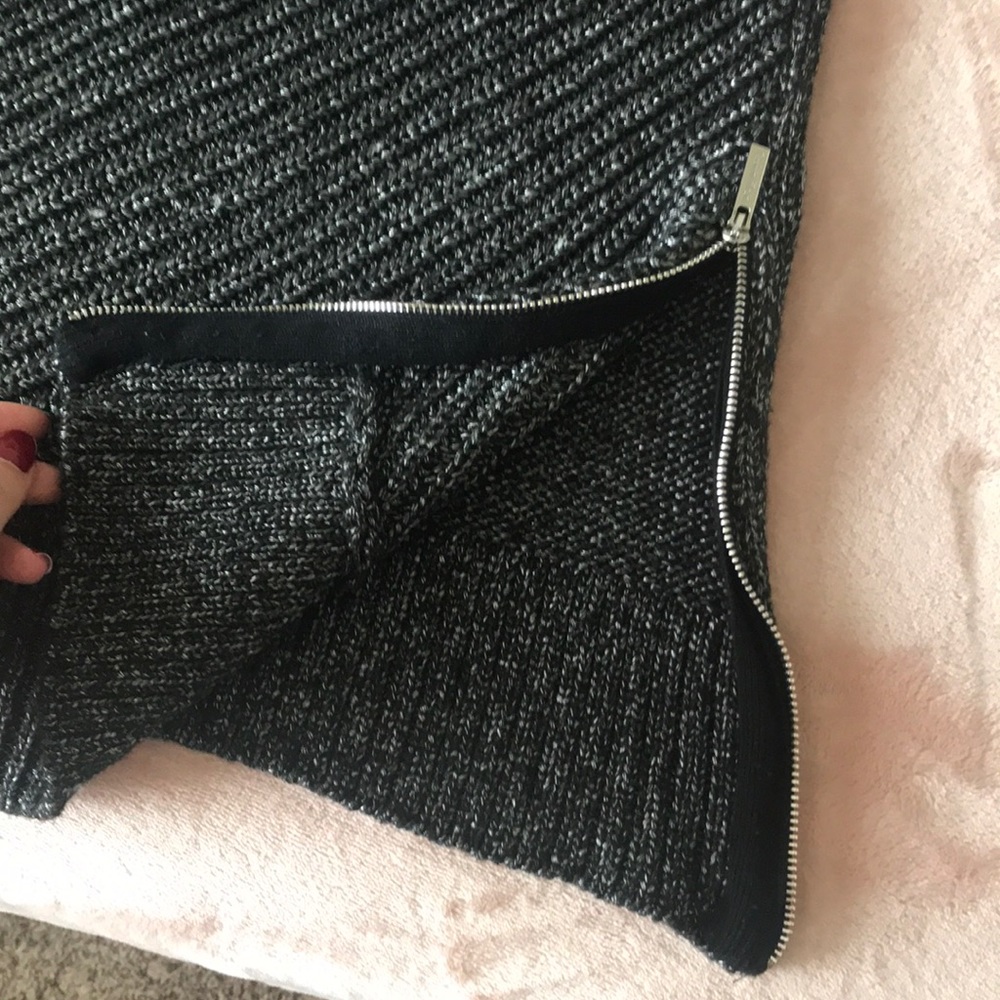 Calvin klein black and silver sweater - Picture 4 of 8